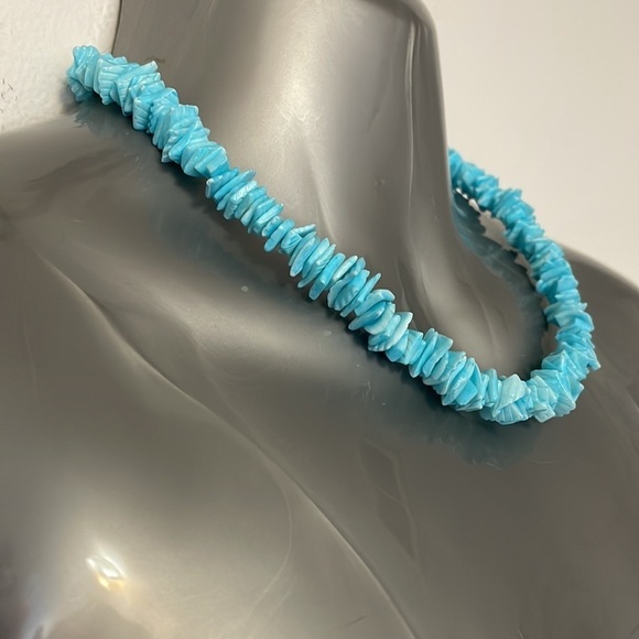 Vintage Blue Shell Necklace - Picture 7 of 8